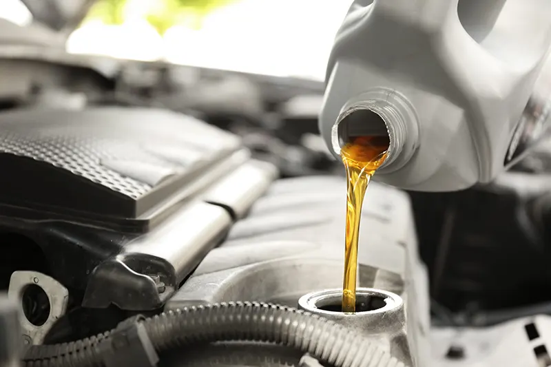 What Are The Top 5 Warning Signs That Your Car Desperately Needs Fresh Oil?